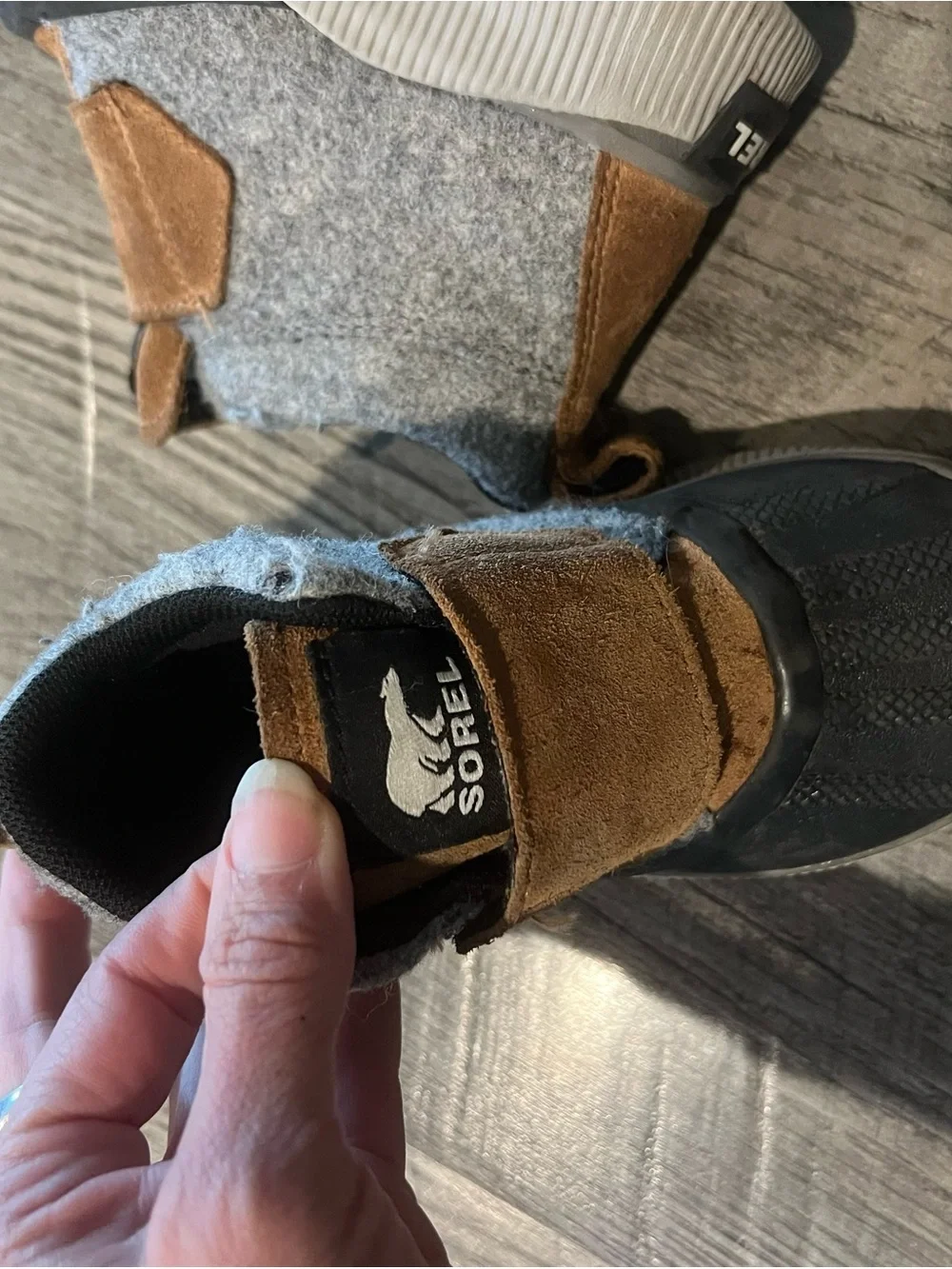 Sorel Kids' Felt High-Top Boots in Gray and Brown